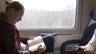 Bücherlesen in der S-Bahn
