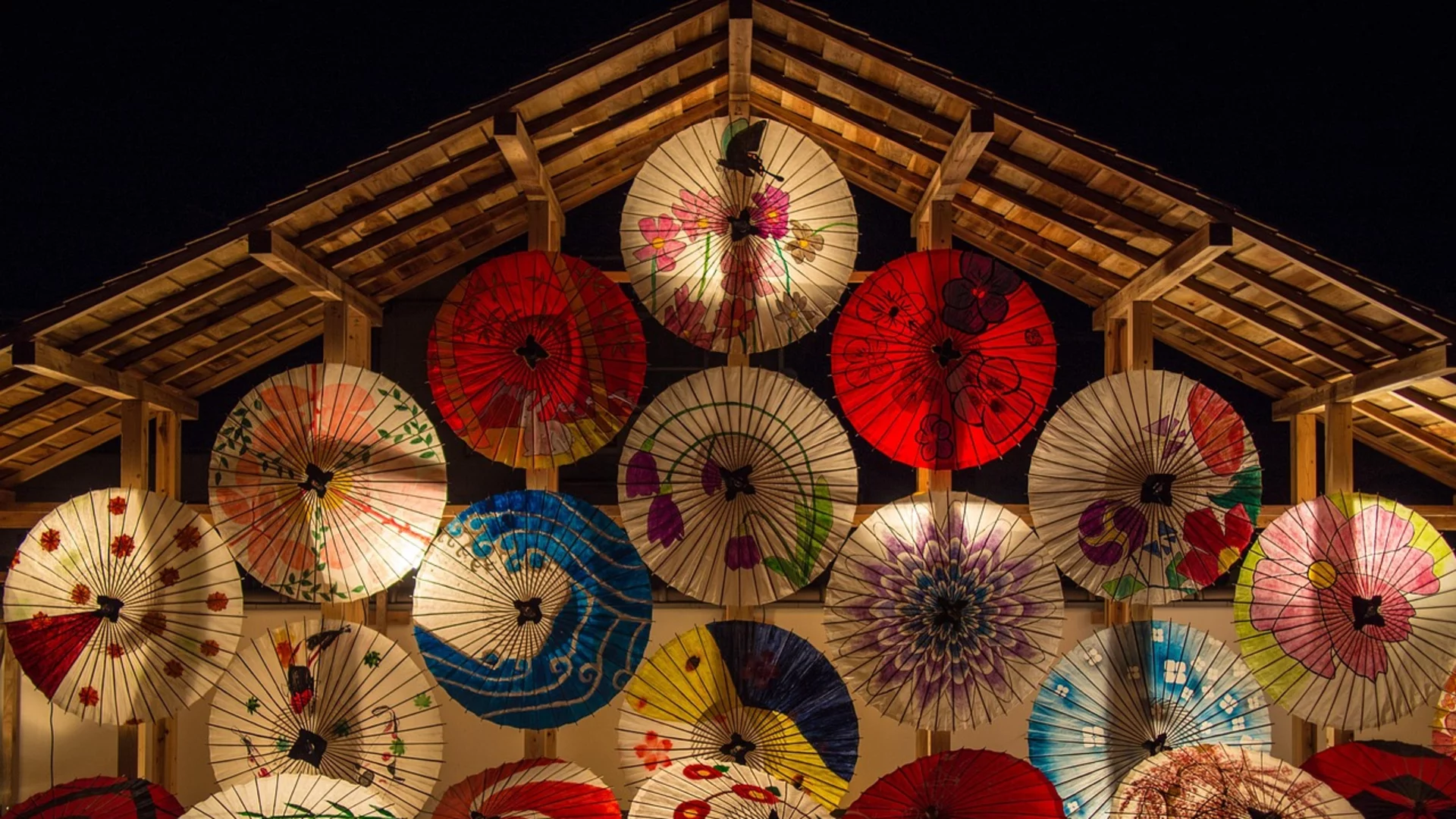 Bunte japanische Regenschirme