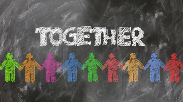 Menschen in einer Reihe