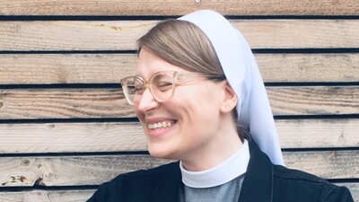 Schwester Sophia - instagrammende Nonne