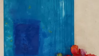 Ein blaues Gemälde und die Sehnsucht nach Öffnung