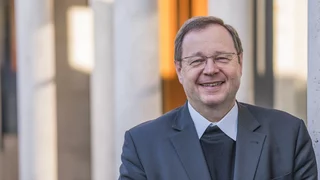 Bischof Bätzing spricht zum ersten Mal hr2 Morgenfeier