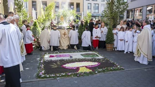 Wie Glaube Gemeinschaft schafft und warum unsere „Lücken“ uns stärker machen