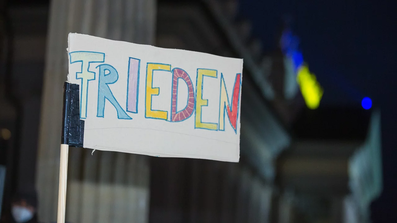 Schild mit der Aufschrift Frieden