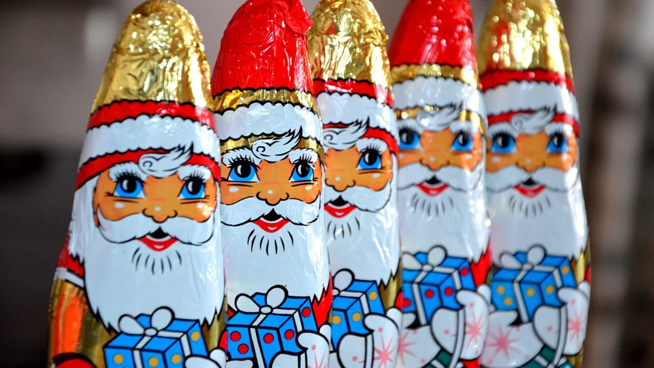 Fünf Schokoladennikoläuse