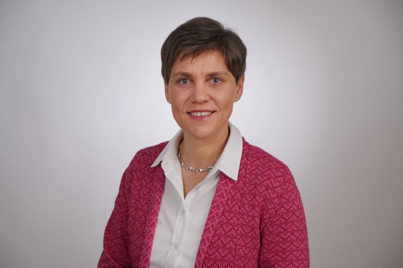 Dr. Annette Wiesheu